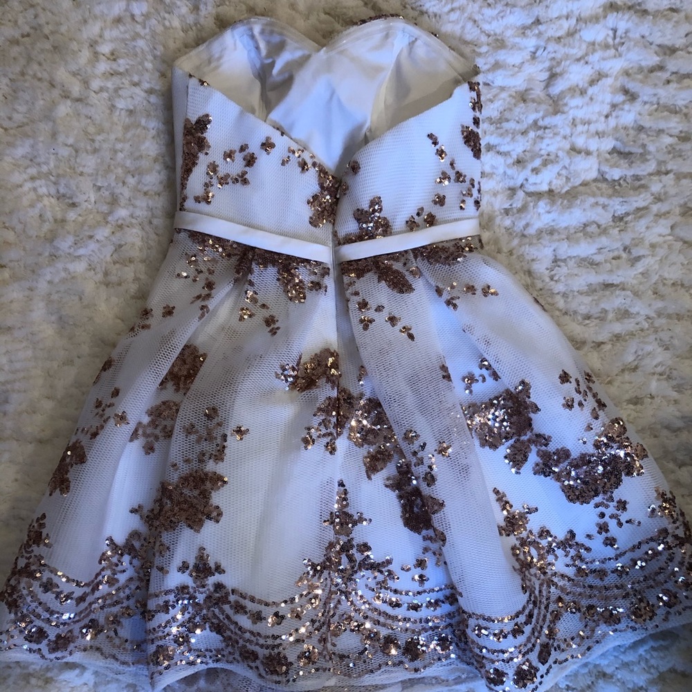 Dress - Picture 2 of 3